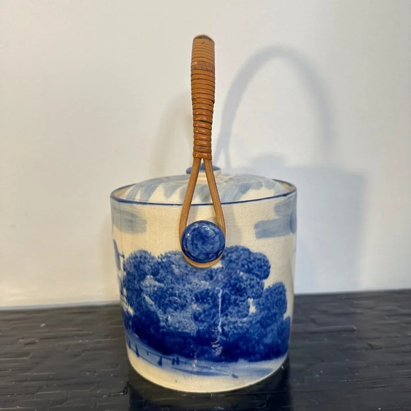 Vintage Blue and White‎ English Biscuit Jar - Picture 2 of 7